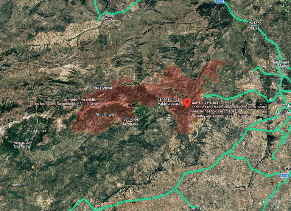 Mapa satelital del incendio de Burgohondo (Ávila) con el perímetro estimado del incendio sobre imagen de satélite, actualizado a 28 de julio de 2026.